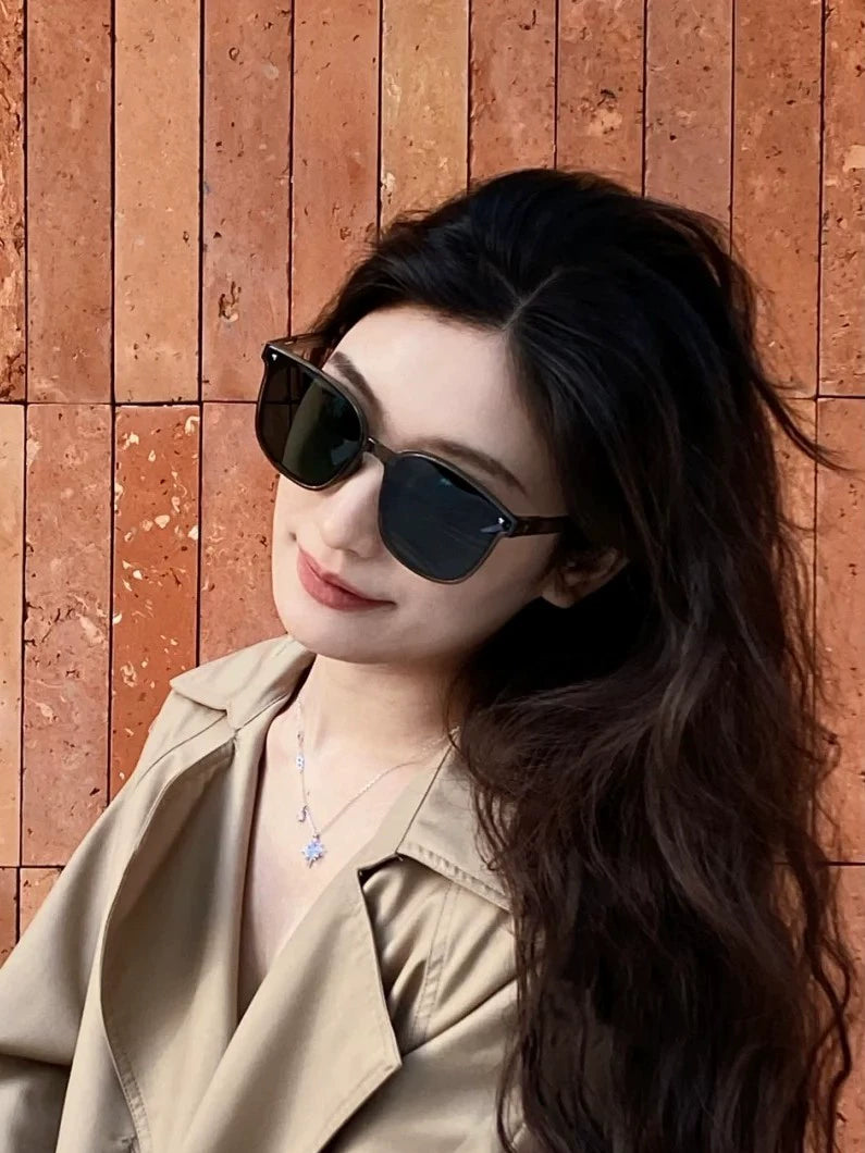 Foldable Sunglasses for Men and Women with Added Polarization and UV Protection