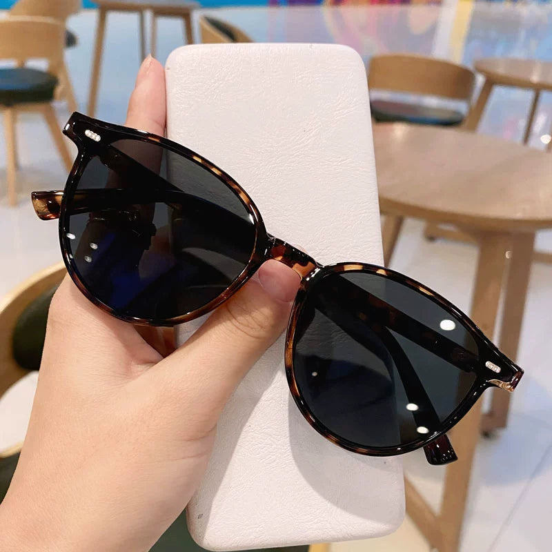 Women's Retro Style Small Frame Sunglasses with UV Protection