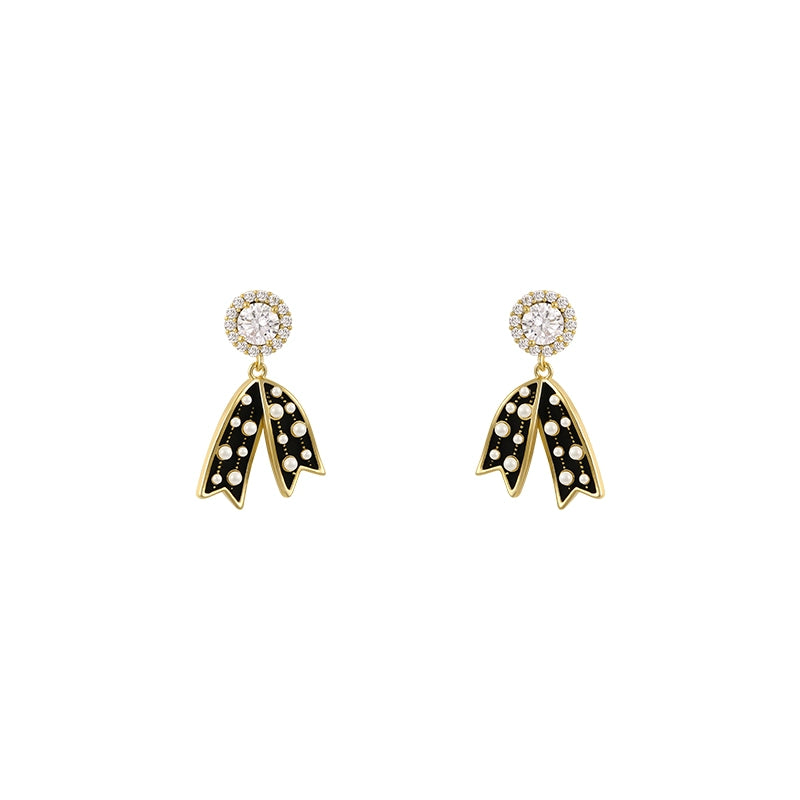 Bow Pearl Niche Design Classy Stud Earrings