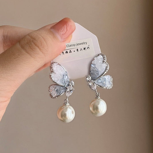 Fall and Winter Niche Butterfly Pearl Design Classy Stud Earrings